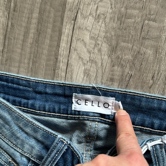 💕10/$10💕Cello Distressed Jeans💕 - Picture 8 of 11